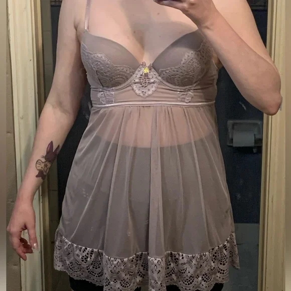 ***FREE W/ PURCHASE*** Pretty Lacey Babydoll Chemise Lavender - Picture 6 of 6